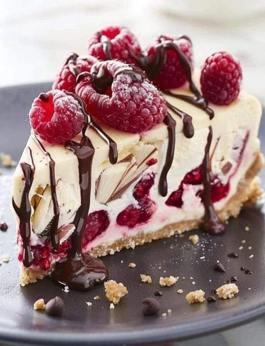 raspberry and white chocolate cheesecake